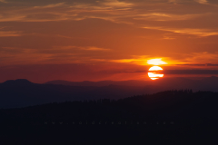 Trojak_sunset_wallpaper
Format 16:9
Resolution 3840x2160